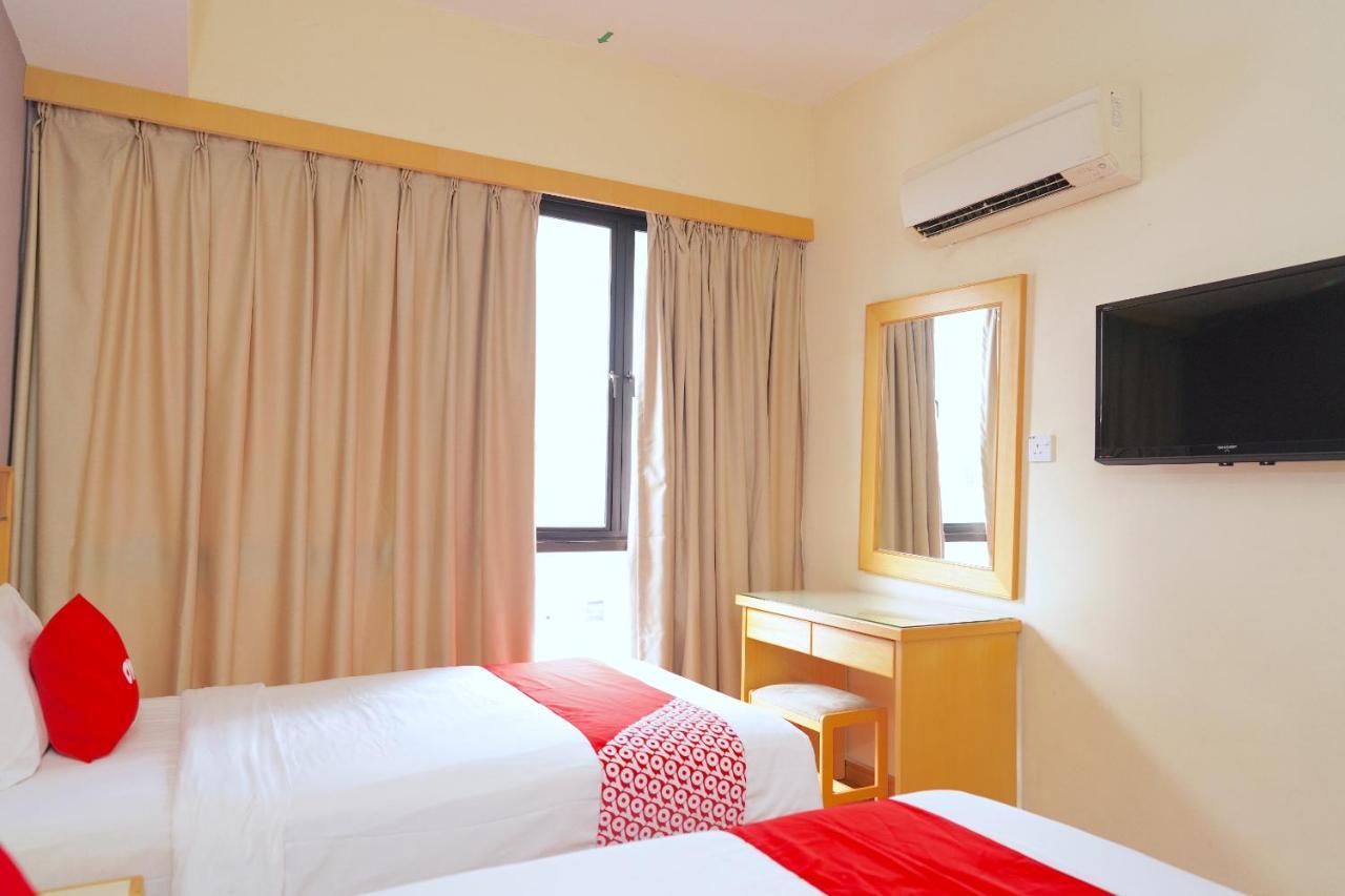 Oyo 89866 Houz Inn Bintulu Exterior photo